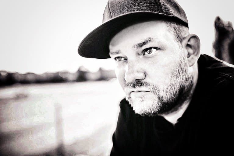 Porträtfoto von Open Mike – Künstler, Coach & Gründer von Graffiti Coach World.