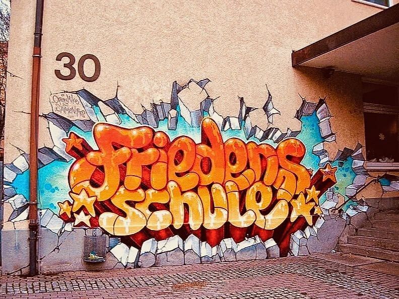 Fertiges Graffiti-Mural an der Friedensschule Stuttgart