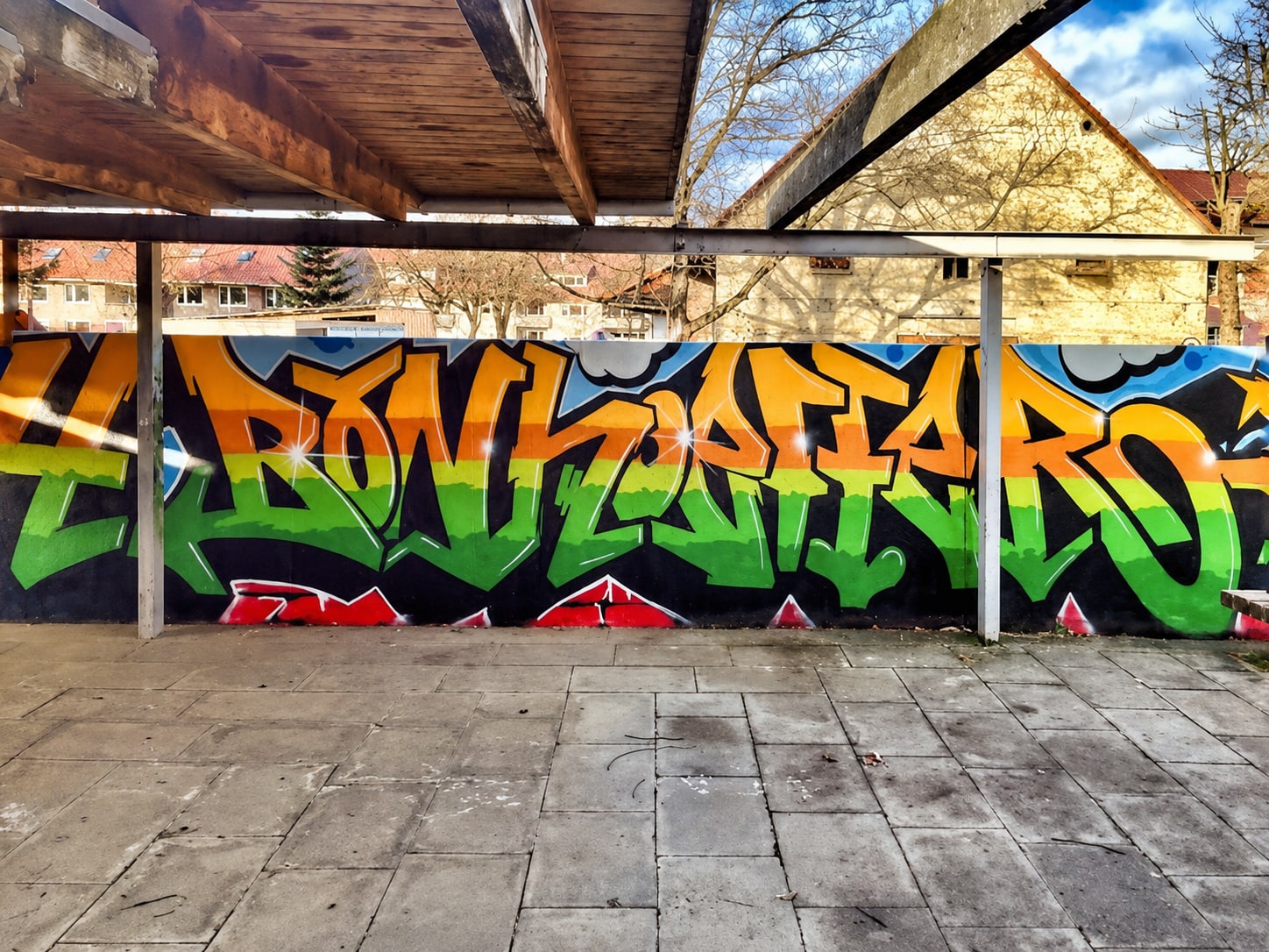 Dietrich Bonhoeffer School – der Schulname als Graffiti