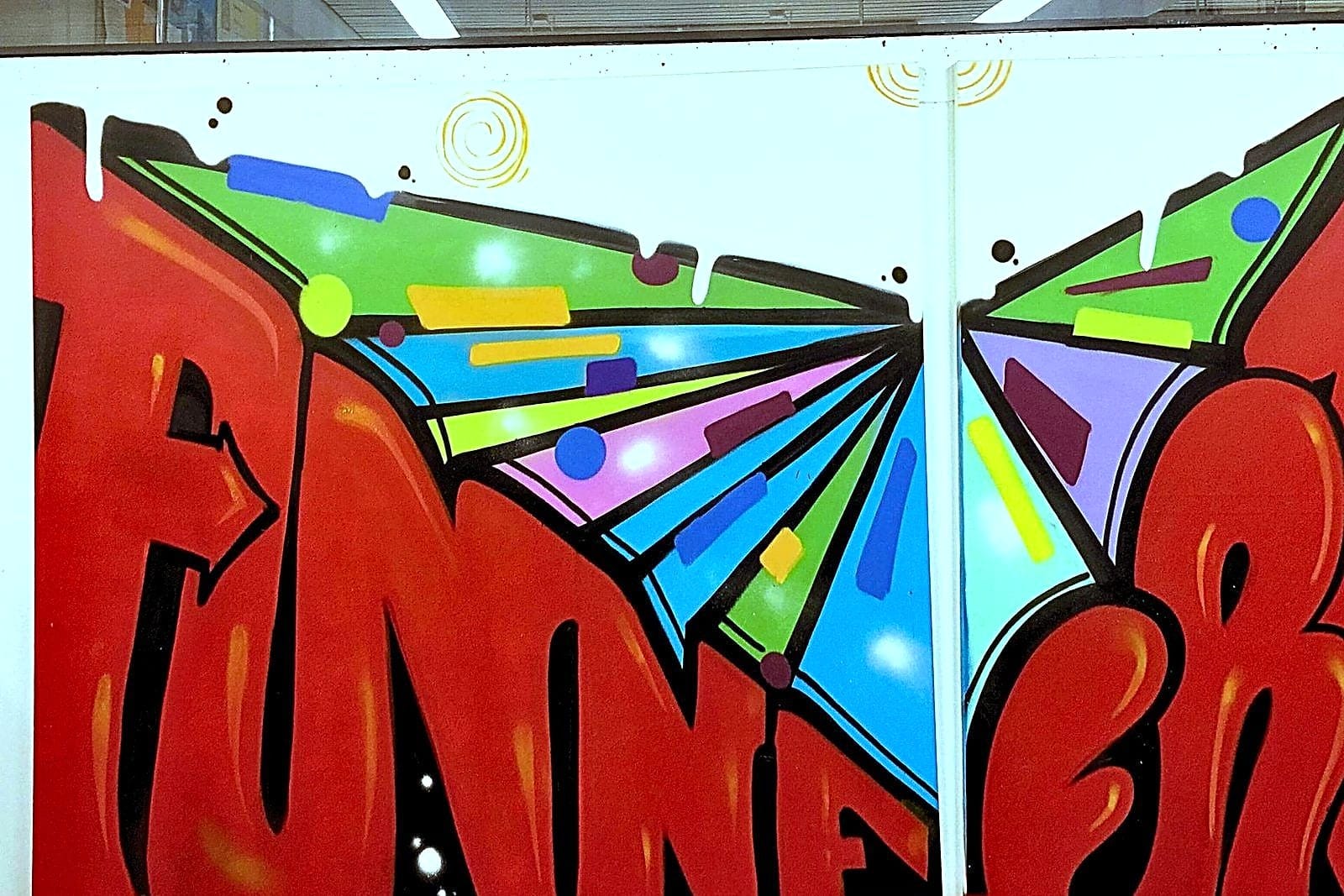 Großes Graffiti-Piece auf drei Leinwänden (je 2x2 m) in Simple Styles und futuristischen 3D-Blocks für die Anne-Frank-Schule Stuttgart-Möhringen von Open Mike